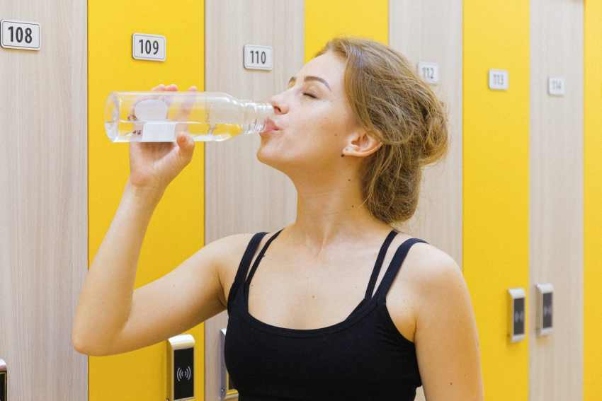 woda picie zdrowie uroda nawadnianie