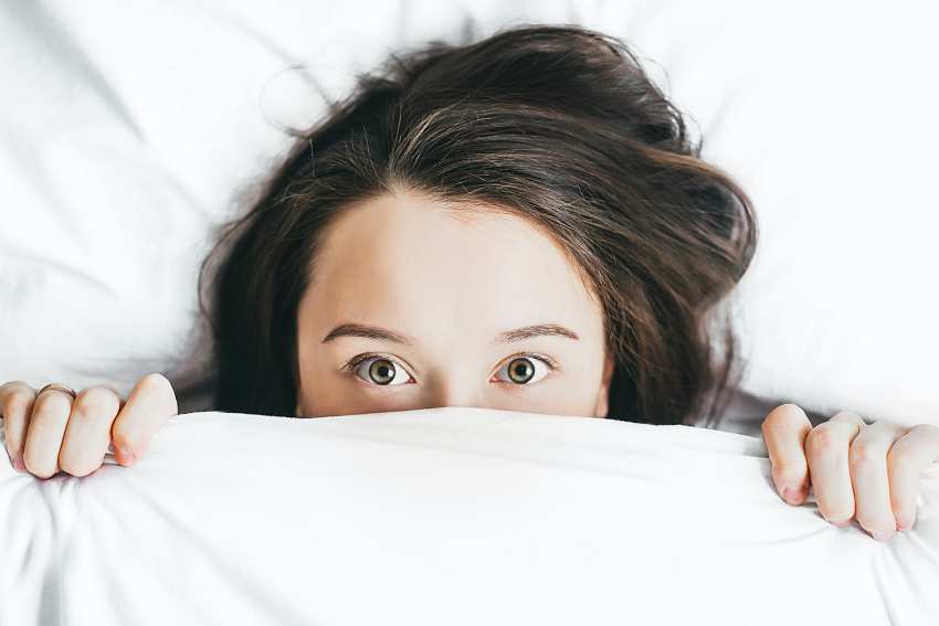 zaburzenia snu bezsenność zdrowie spanie
