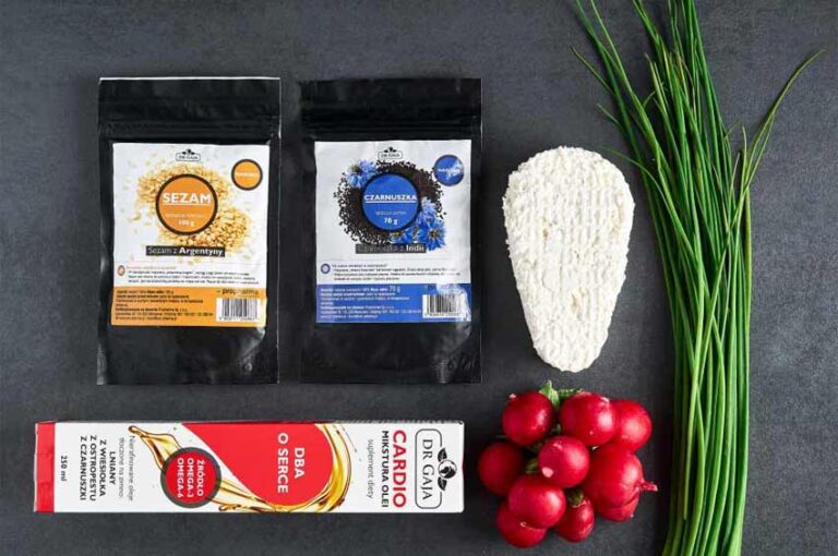 Mikstura Cardio – twaróg ze szczypiorkiem, rzodkiewką, sezamem i czarnuszką