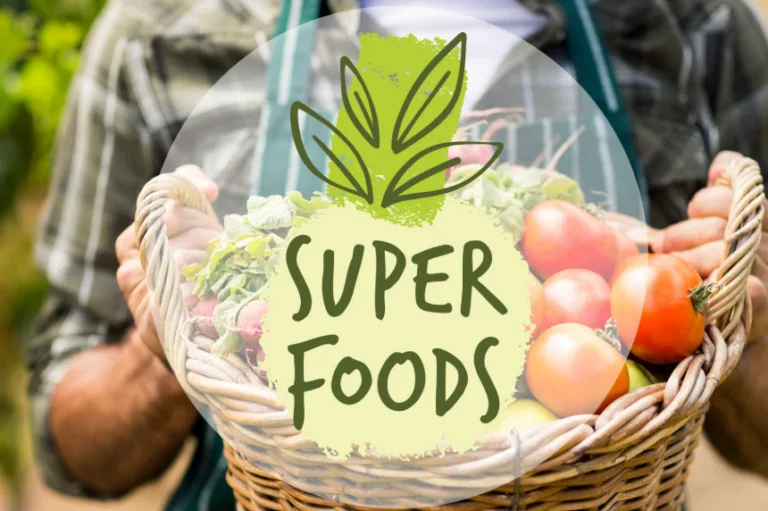 Superfoods lokalne vs. egzotyczne – co warto wprowadzić do swojego menu?